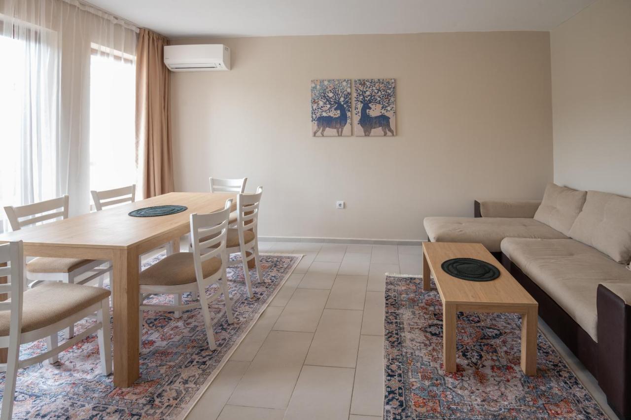 Апартамент За Гости Влади В Комплекс Garden Palace Balchik Exterior photo